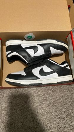 Nike Dunk “Panda” Low Retro