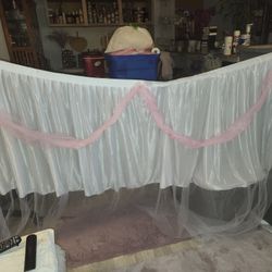 Beautiful White And Pink Table Skirt W Lights $15