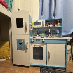 Play Kitchen 