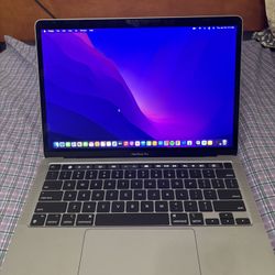 Macbook Pro M2 2022 13"in