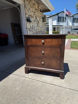 3-Drawer Night Stand
