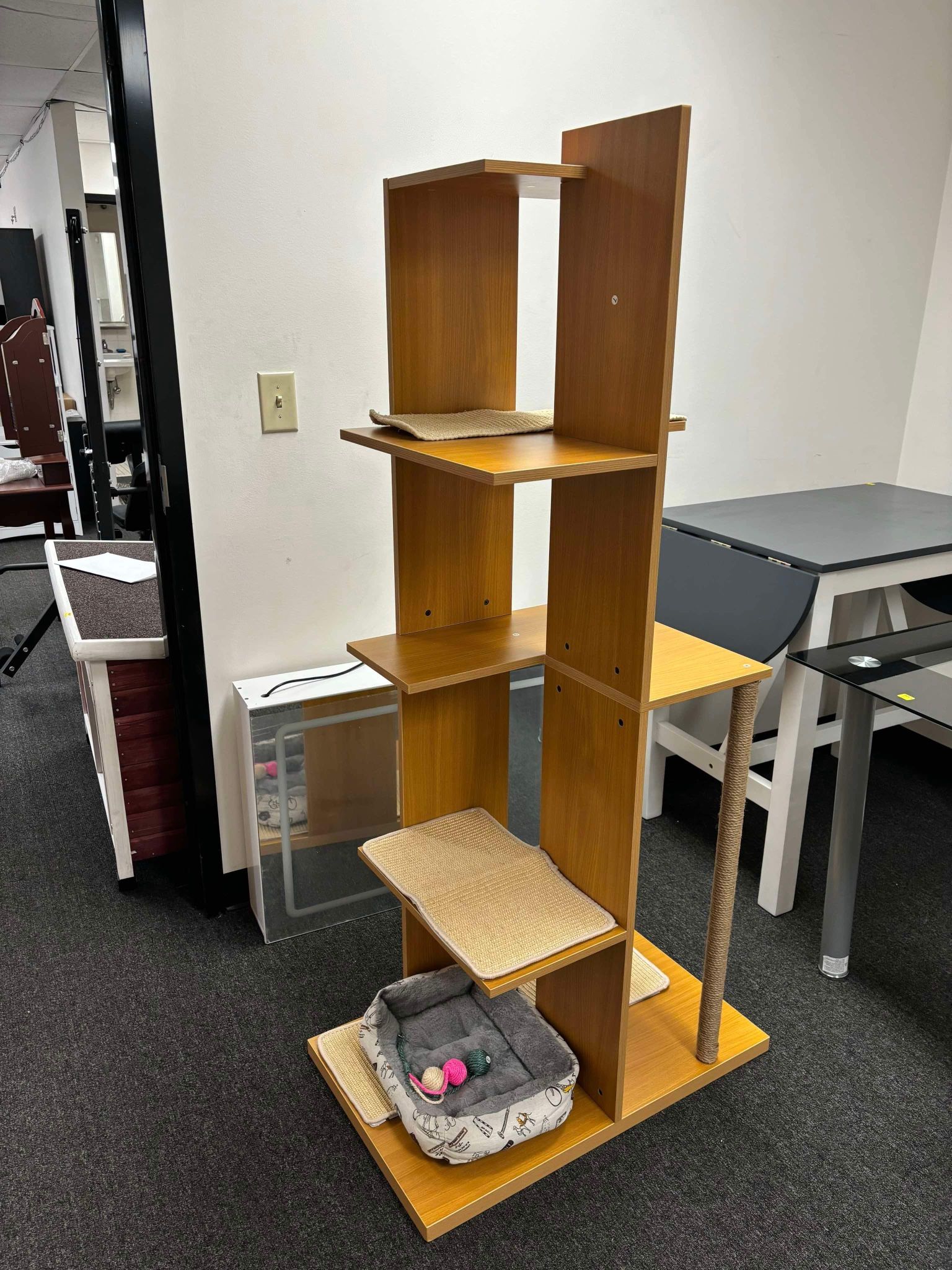 65.5" Tall Cat Tree, Multi-level Modern Cat Tower With Sisal Scratching Posts