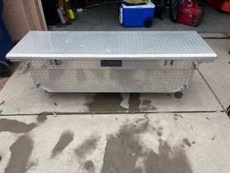 Aluminum diamond plate truck box