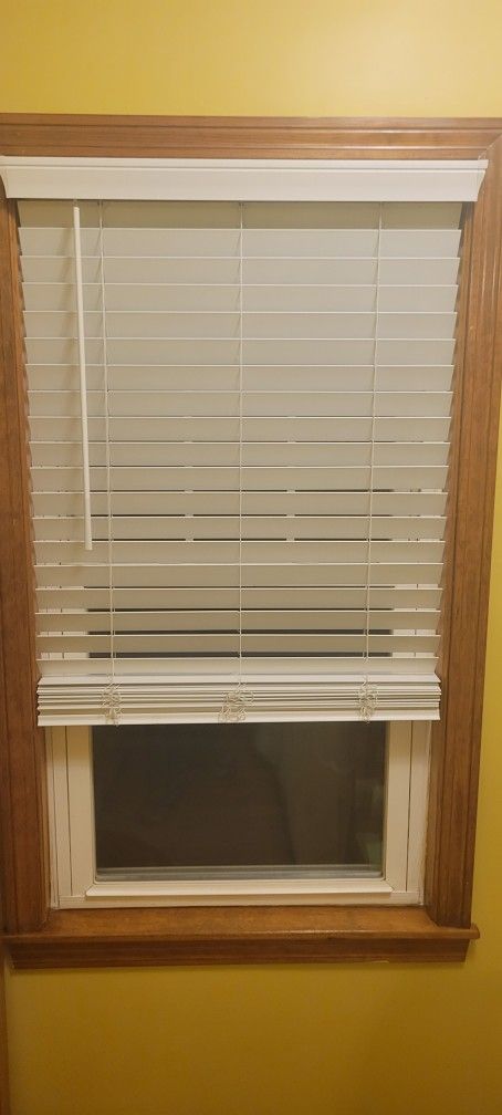 Leveler Trim And Go Cordless White Horozontal Blinds