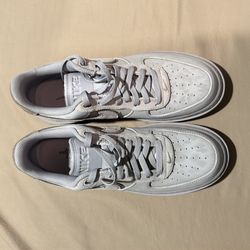 Nike Air Force 1 Luxe