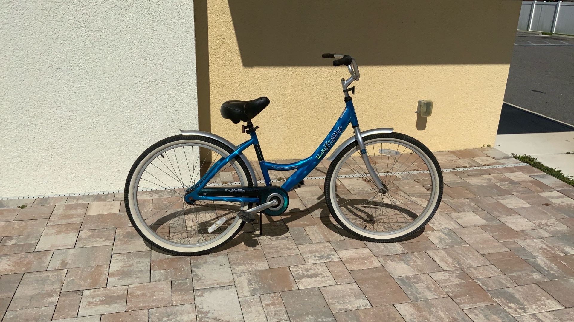 Next La Jolla Street Cruiser Bike
