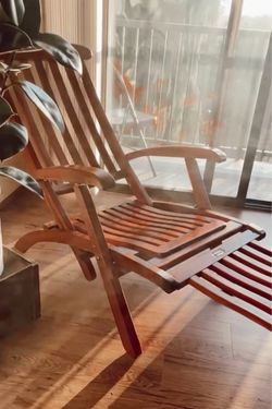 RMS Queen Elizabeth First‑Class Deck Chair – 1930s Ocean Liner Artifact – $950