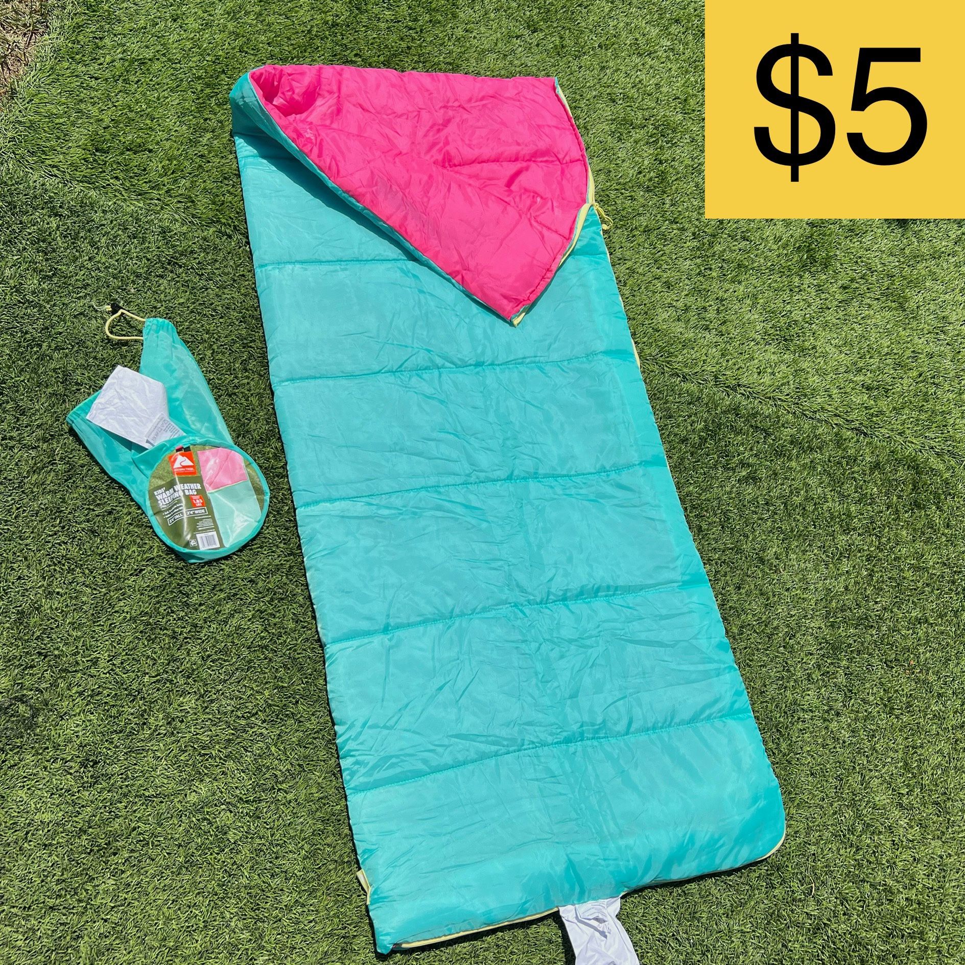 SLEEPING BAG (SELLING FOR $5)