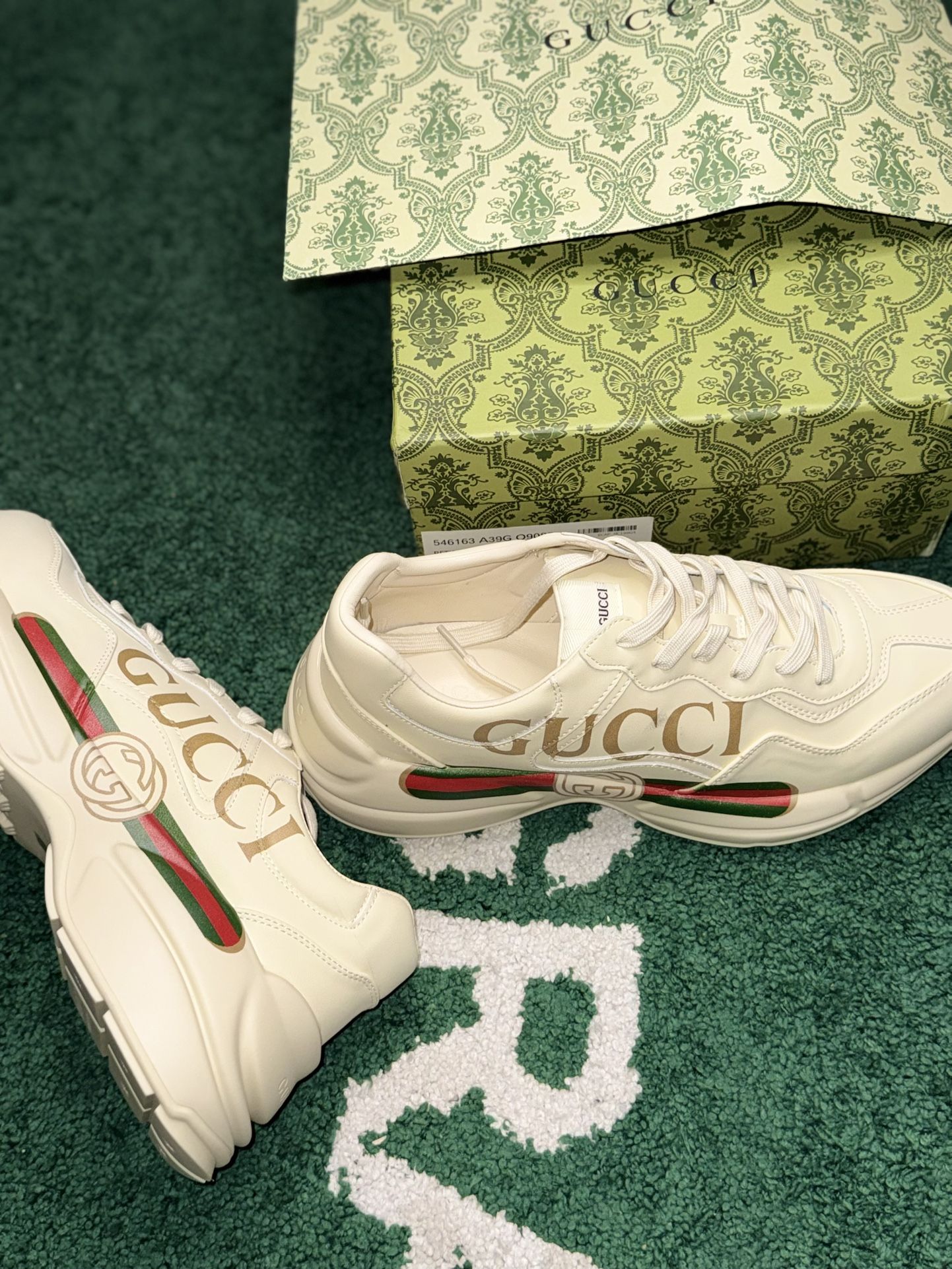 Guccy Gara Logo Leather Sneakers