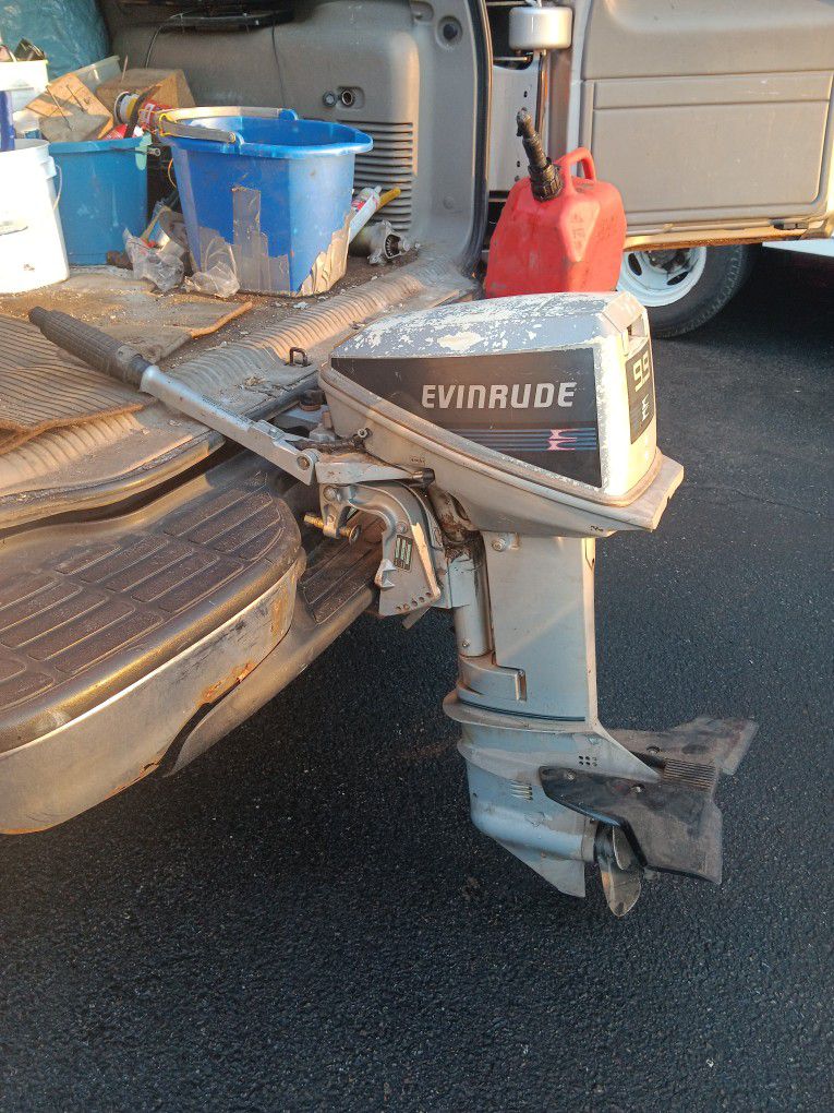 *Professionally Restored, Like Brand NEW 1989 Evinrude 9.9hp Outboard*