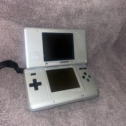 Nintendo DS  /W guitar hero.