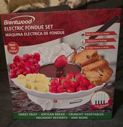 Brentwood Electric Fondue Pot Set – Model TS-604W