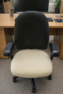 Black real Leather office chair heavy duty well built swivel chair