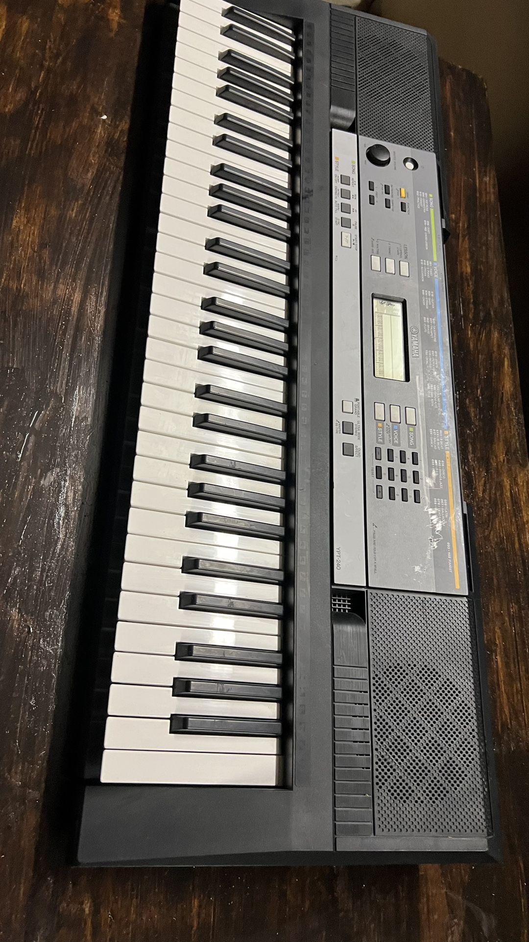 Yamaha Ypt-240 Electronic Keyboard $75