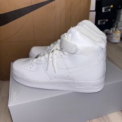 Air Force 1 High 07’ Triple White Size 11 Cw(contact info removed)