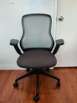 Knoll Regeneration Office Chair