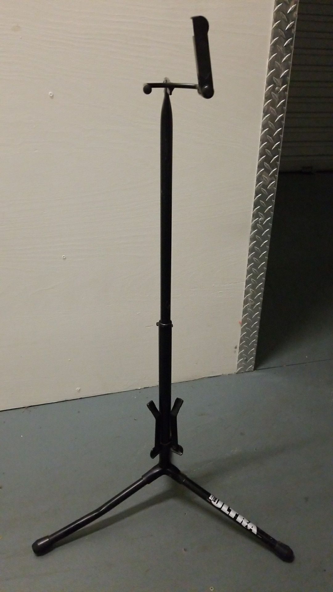Ultra guitar stand