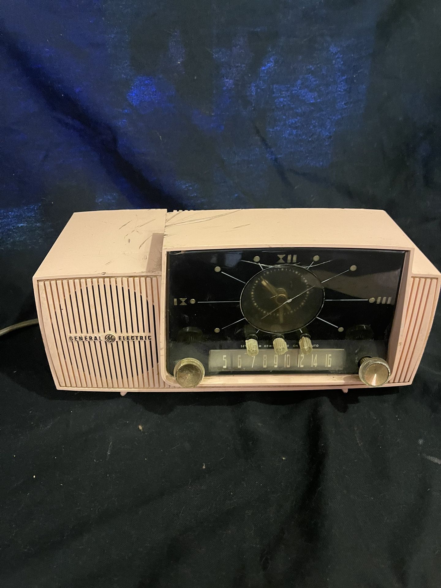 Vintage, pink, GE clock radio