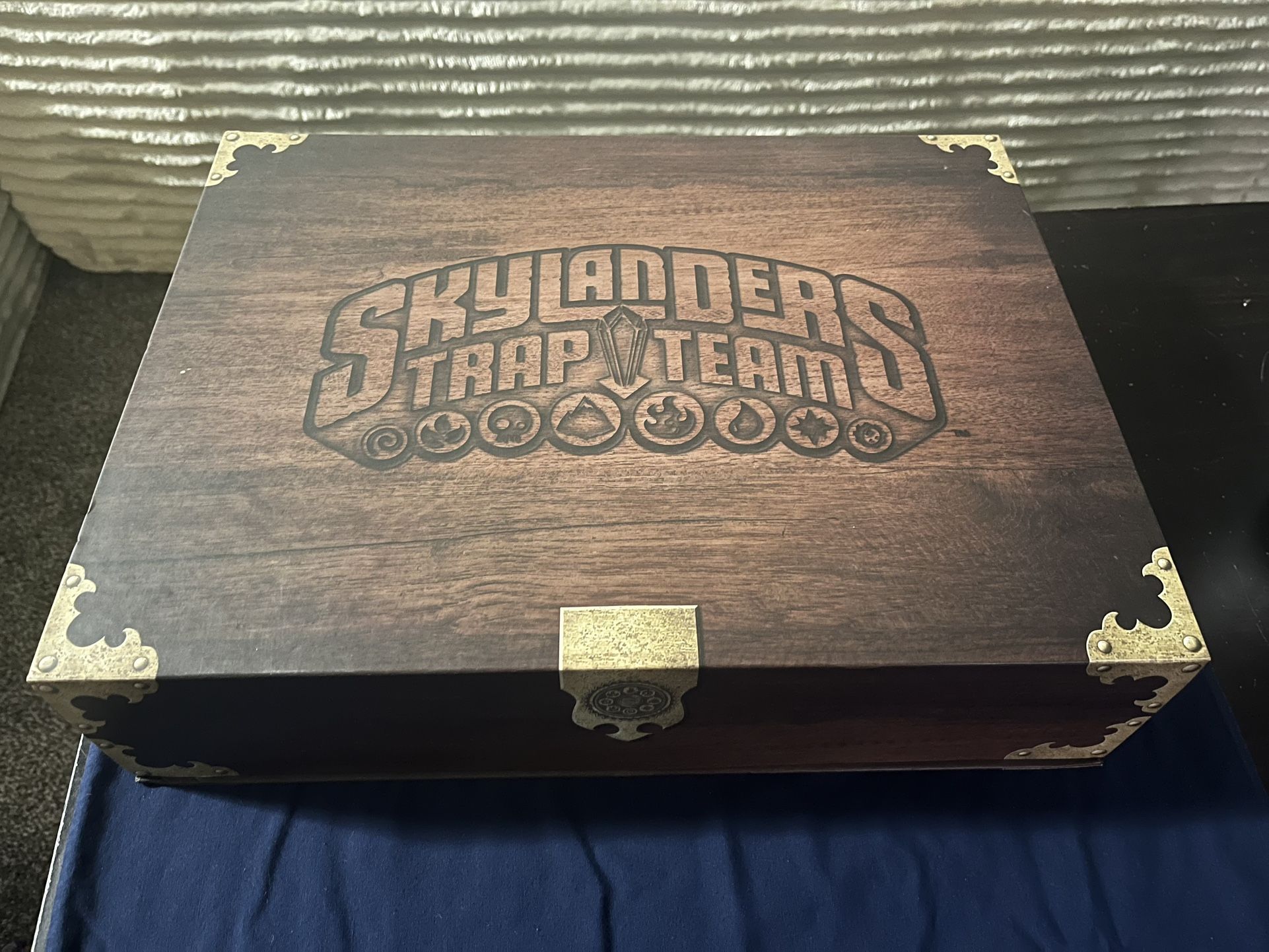 Skylanders Trap Team Crystals And Collectors Box