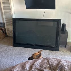 Lg 70” Tv Works Great No Problems