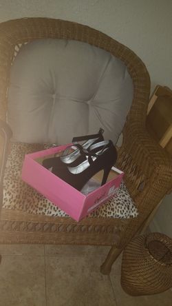 Qupid black heels size7