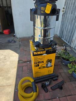 Dewalt Aspiradora de Acero Inoxidable Húmedo/seco de 8 Galones y 5 HP