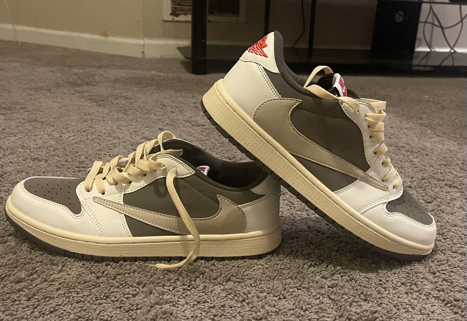Travis Scott Jordan 1 low mocha