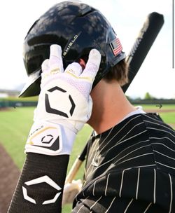 EVOSHIELD CARBYNE BATTING GLOVES