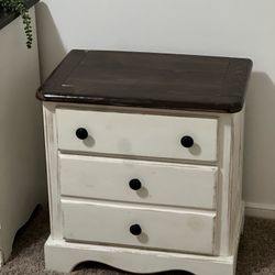 Solid Wood Dresser And 2 Night Stands 