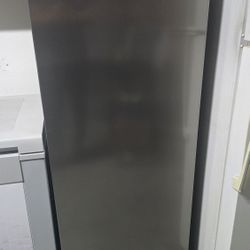 Vissani Freezer 6.9cu Working Good