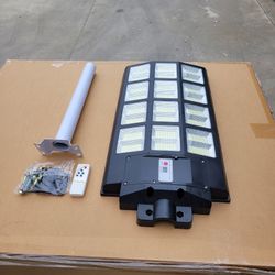 Solar Street Light  1,000 Watts Come With Remote Control  And Post
