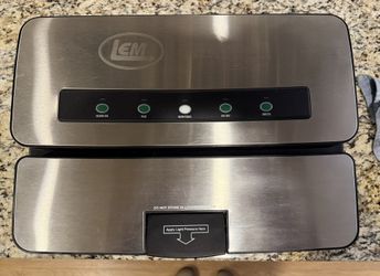 LEM MaxVac 250 Vacuum Sealer + LOTS of Bags!