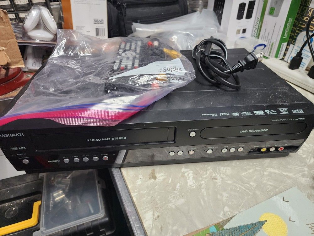 Magnavox VHS/DVD COMBO