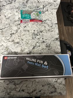 Ewinever 1Set Rolling Pin Pastry Mat Set