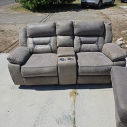 Couch/recliner 