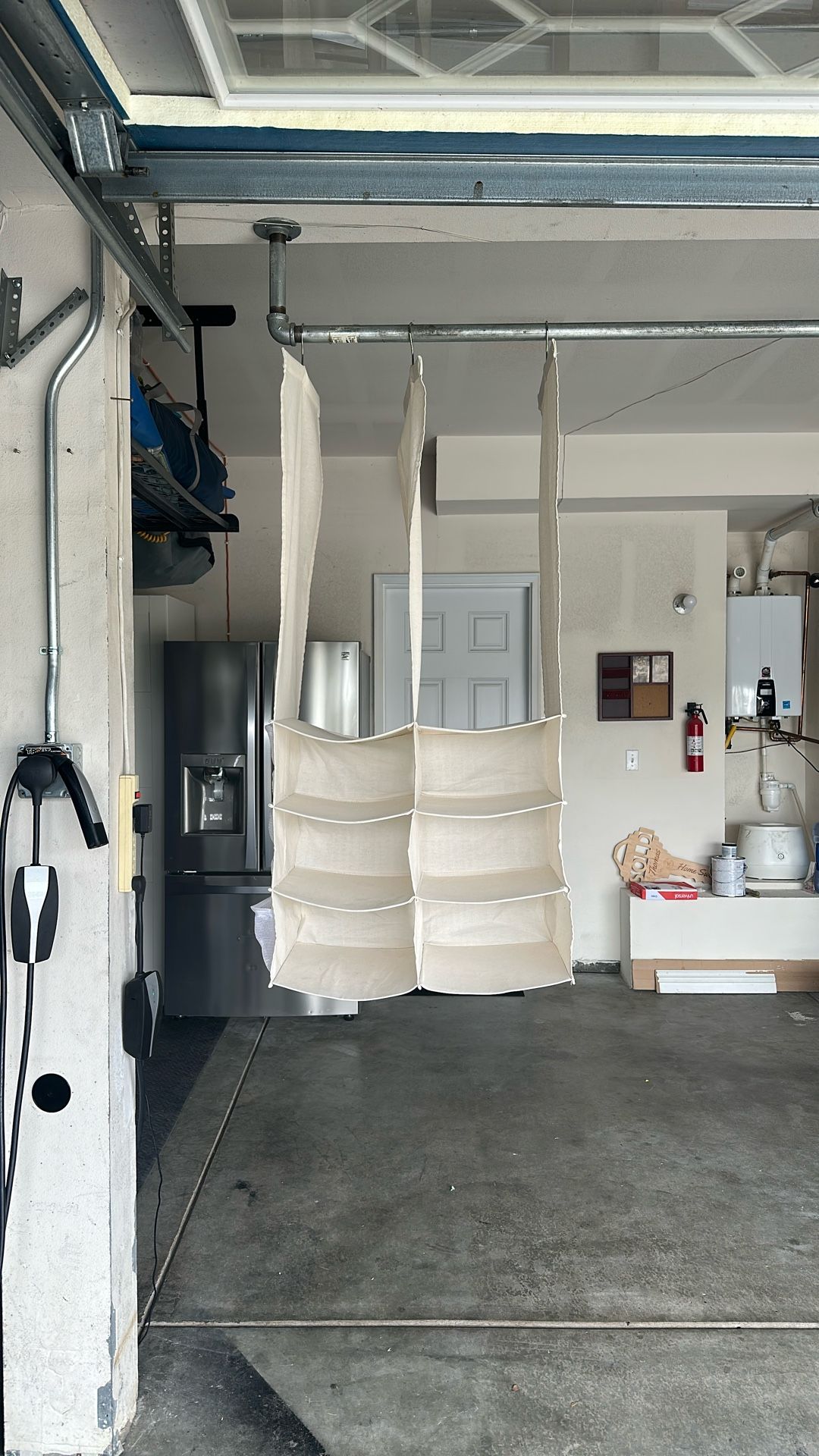 Hanging closet organizer