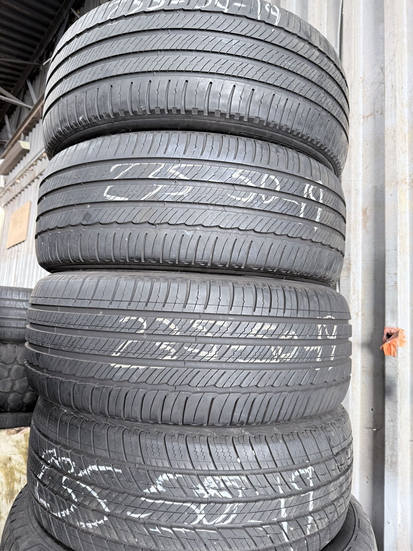 4 USED 235/50/19 MICHELIN PRIMACY  10/32 tread remaining 👍