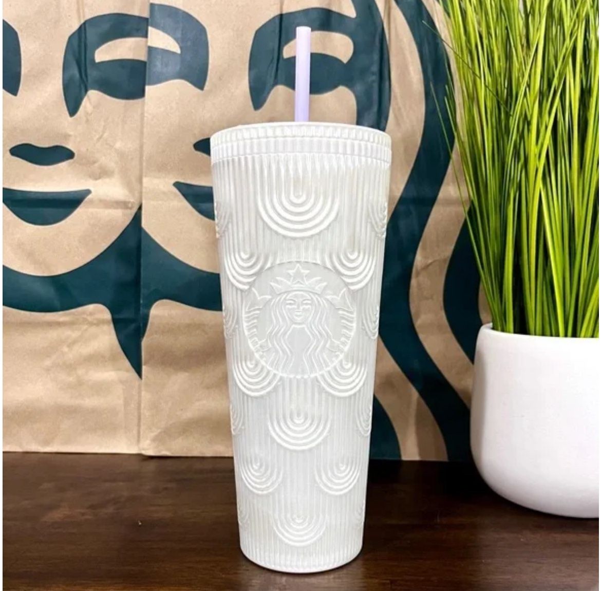 Starbucks 2023 White Pearl Siren Mermaid Scales Tumbler Venti 24oz