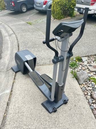 NordicTrack Elliptical CX938 – Smooth, Adjustable Workout!