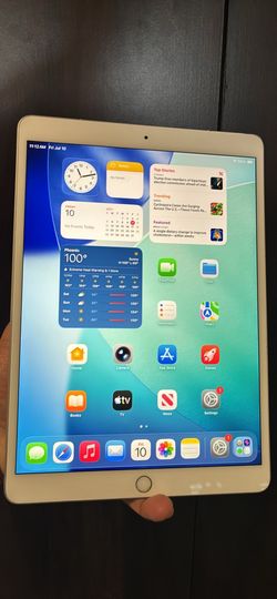 iPad Air 3. Cellular! Like New And Unlocked!