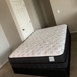 QUEEN MEDIUM FIRM MATTRESS AND FREE BOX SPRING