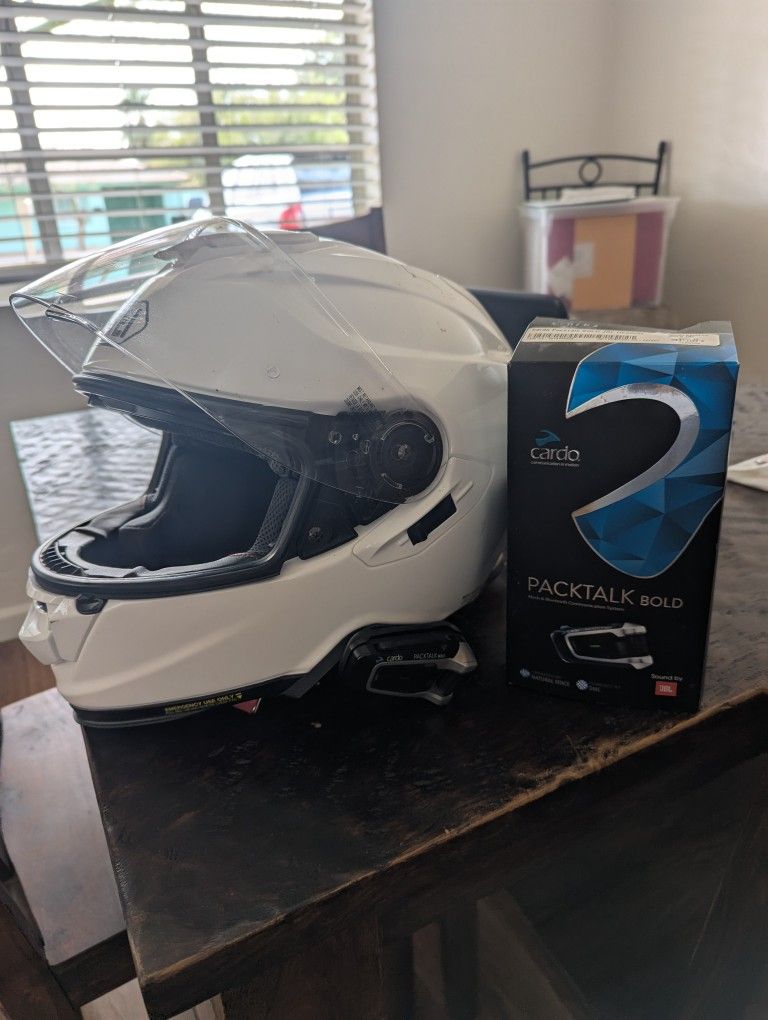 Shoei GT-Air ll Motorcycle Helmet & Cardo Packtalk Bold Communication System