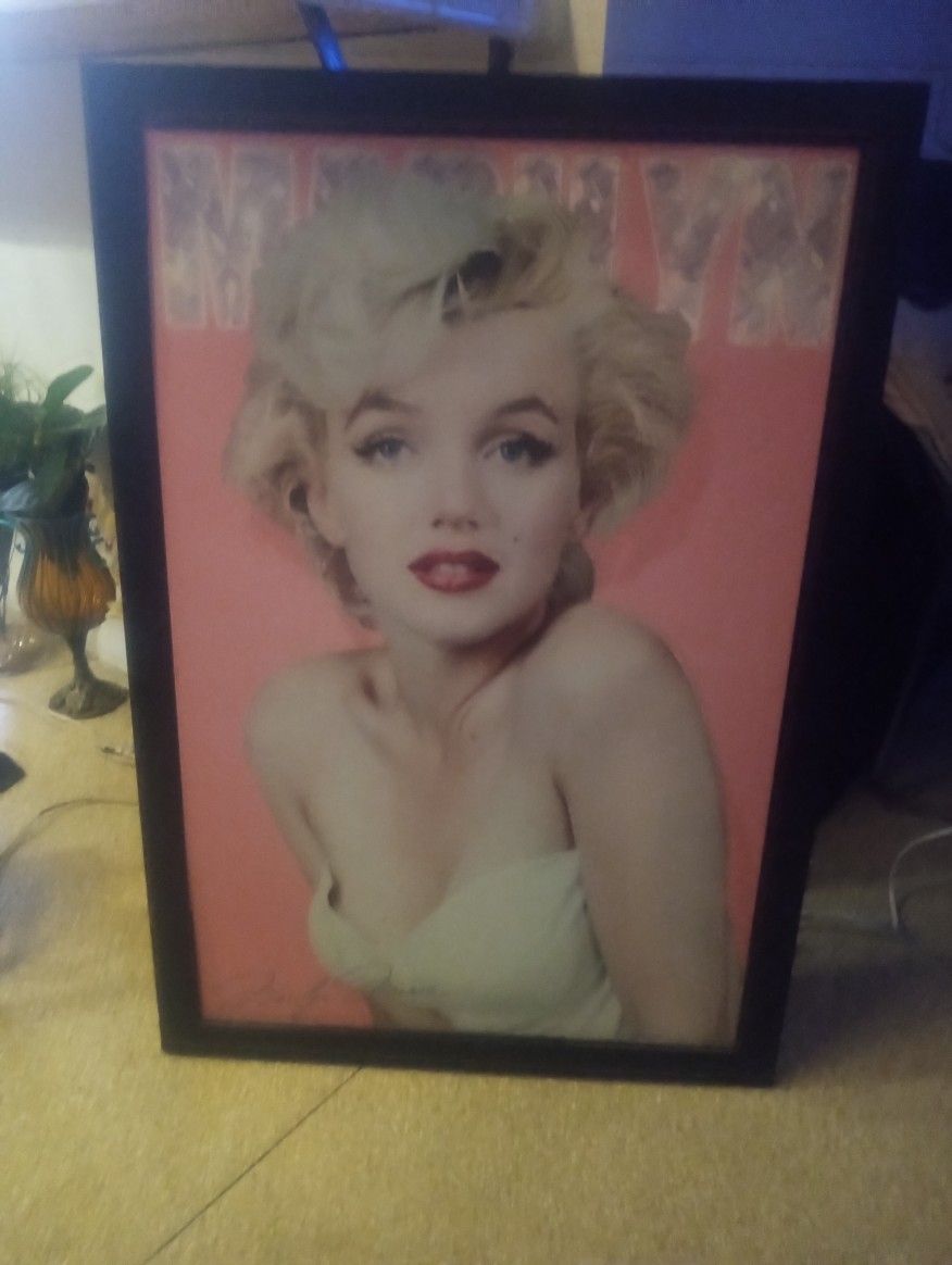 Lg 3½ Ft Photo MARLIN MONROE