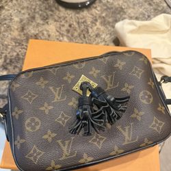 Louis Vuitton Monogram Saintonge Black