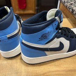 NIKE Air Jordan Woman’s Sz 7