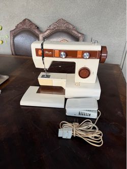 VINTAGE BROTHER PACESETTER  SEWING MACHINE