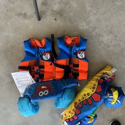 Kids Life Vest And Floaties 