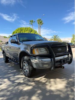 2001 Ford F-150 4WD XLT
