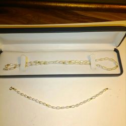 Vintage Natural Pearl Set.14 K. Gold Clasps And Beads.