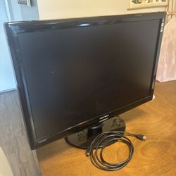30” HANNS-G Computer Monitor w/ HDMI Cord